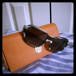 Brand new never worn Tory Burch sunglasses